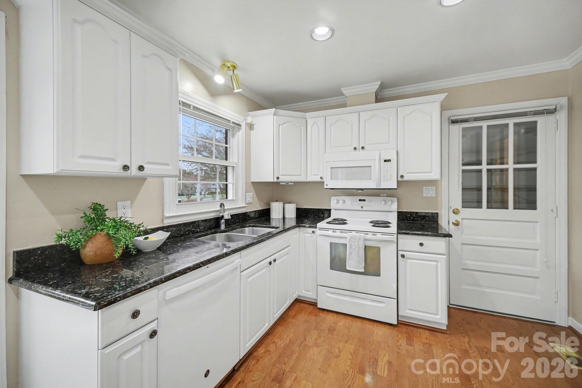 12900 Ruthhaven Drive