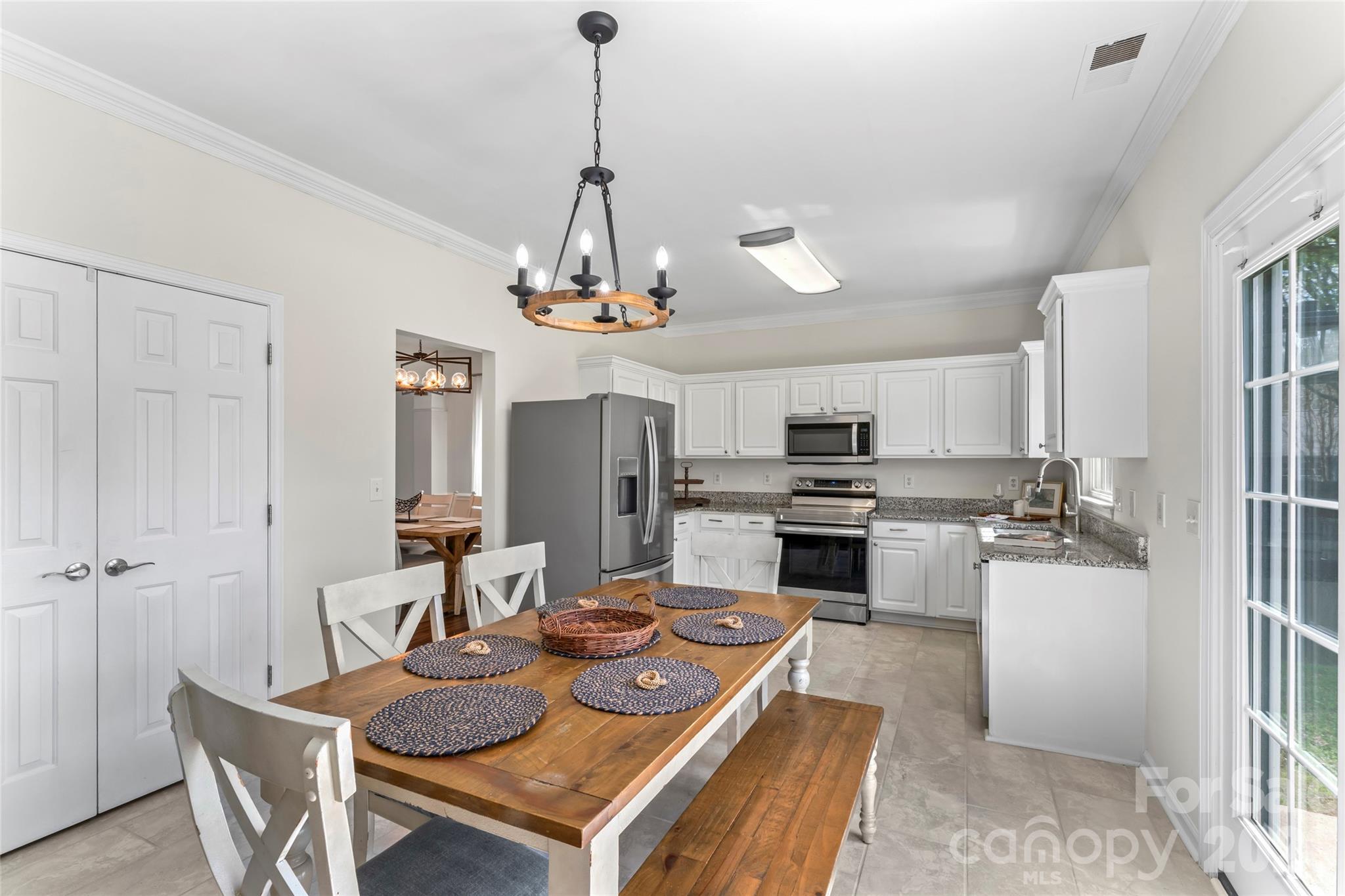 112 S Audubon Avenue