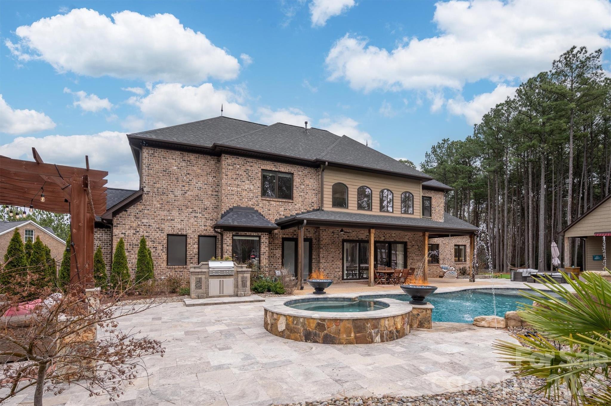 7946 Norman Pointe Drive