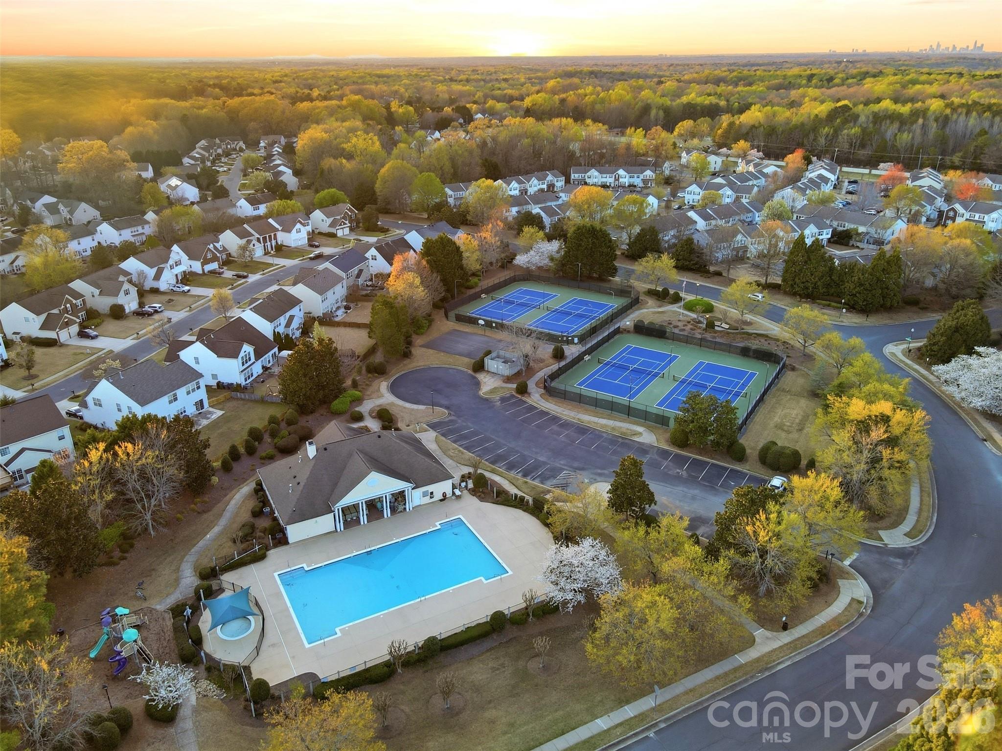2443 Normancrest Court