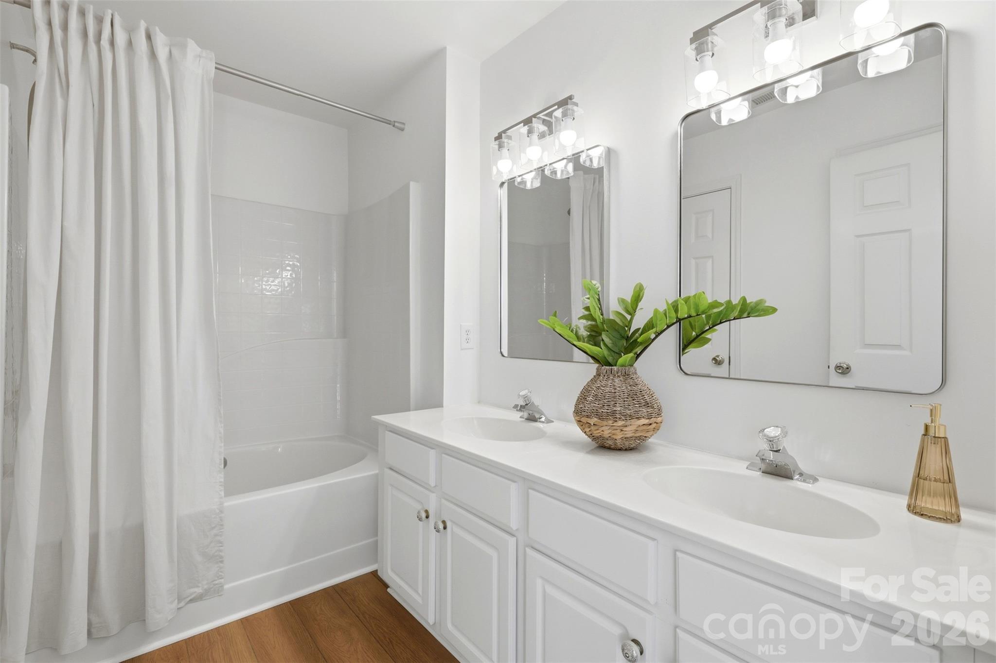 2443 Normancrest Court