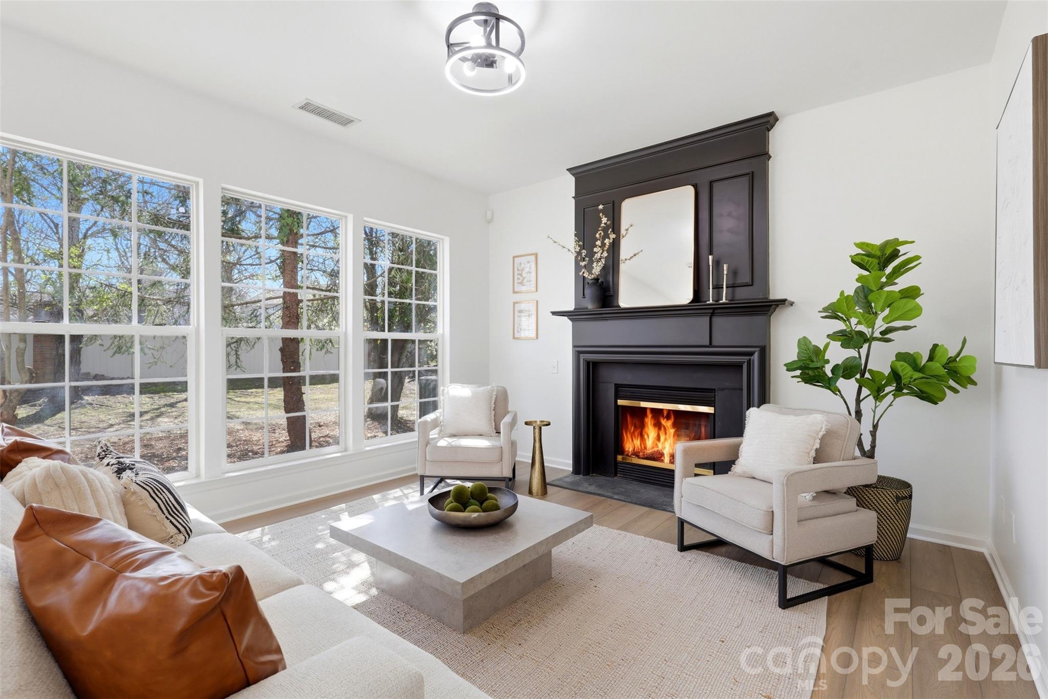 2443 Normancrest Court