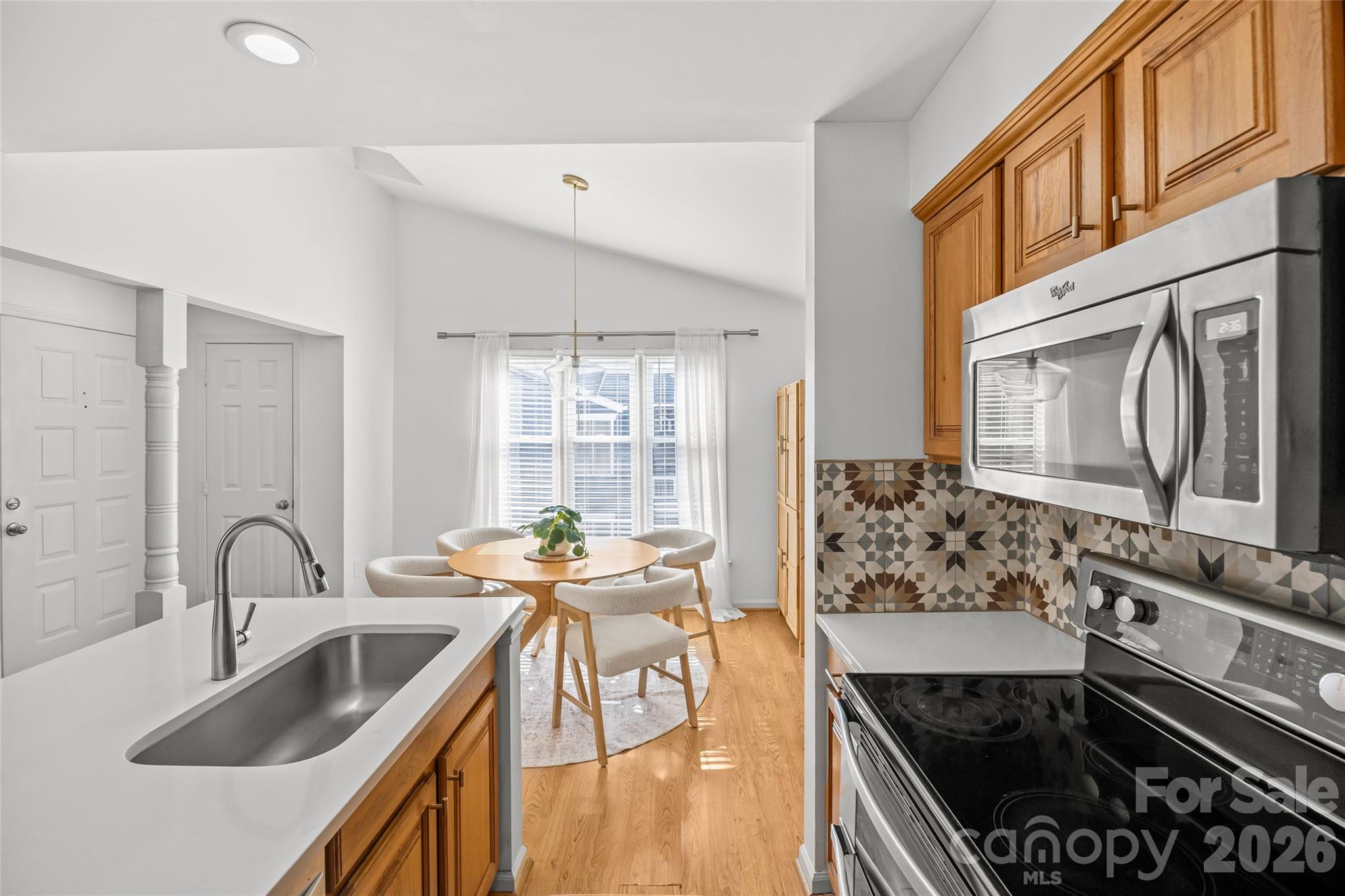 413 W 8th Street Unit: N