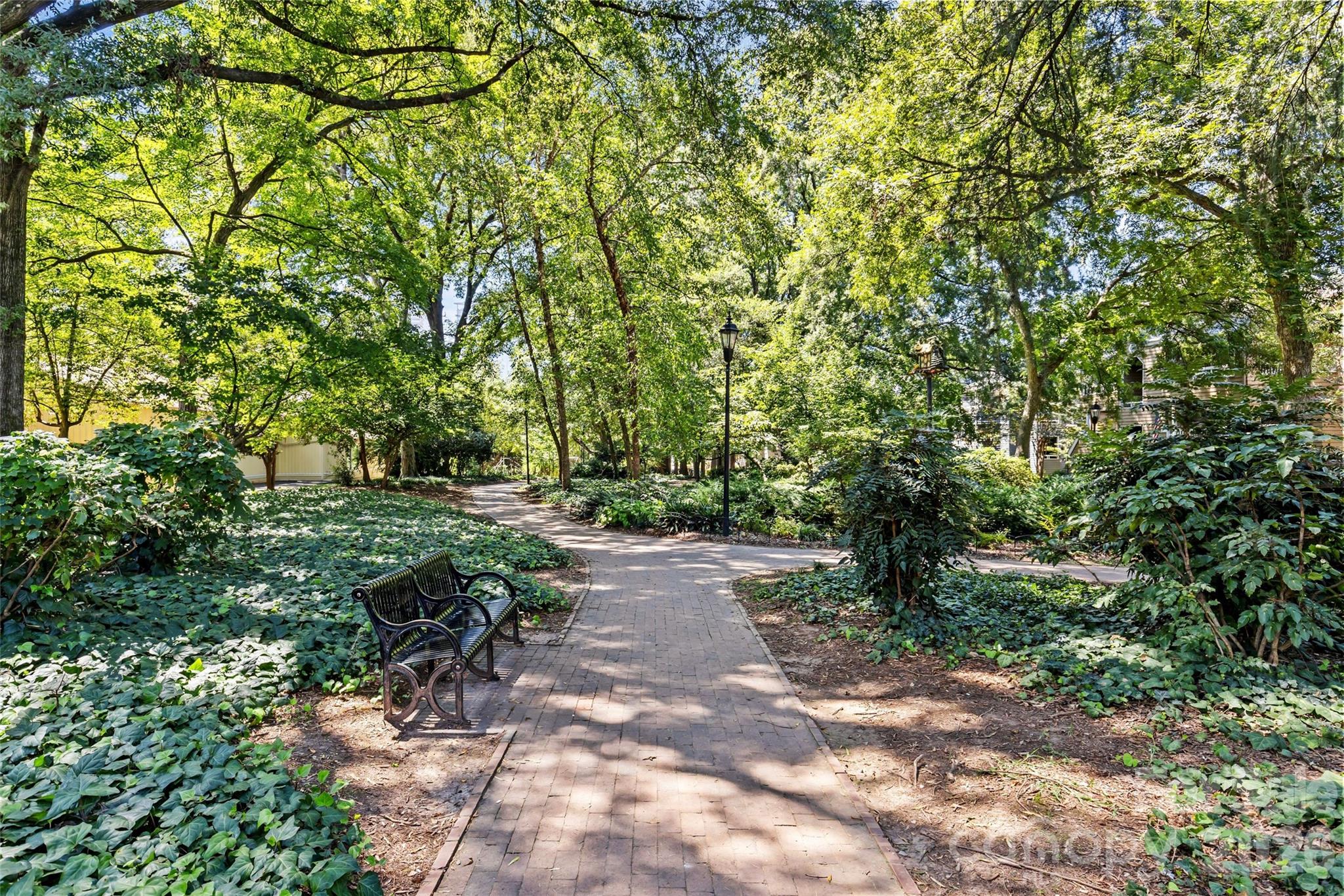 413 W 8th Street Unit: N