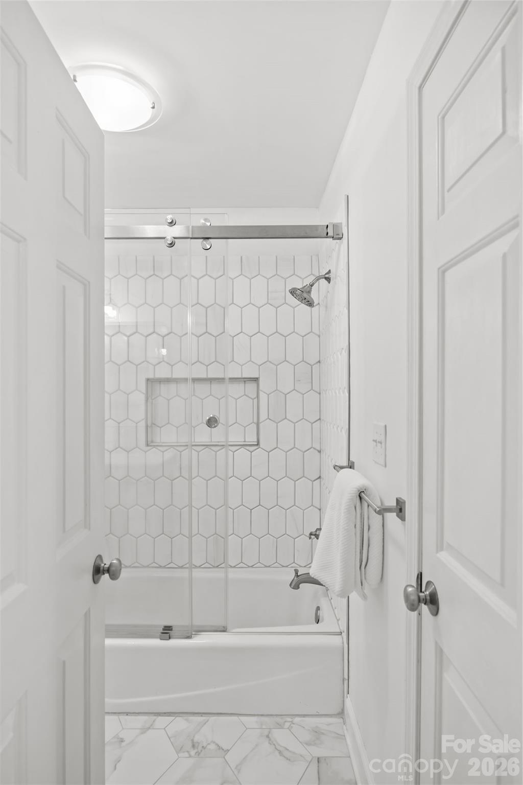 413 W 8th Street Unit: N