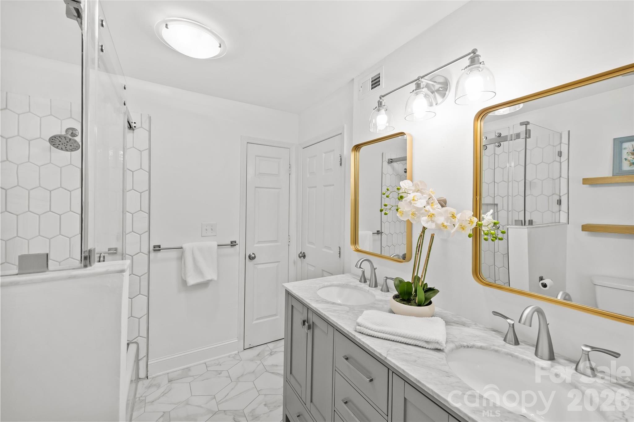 413 W 8th Street Unit: N