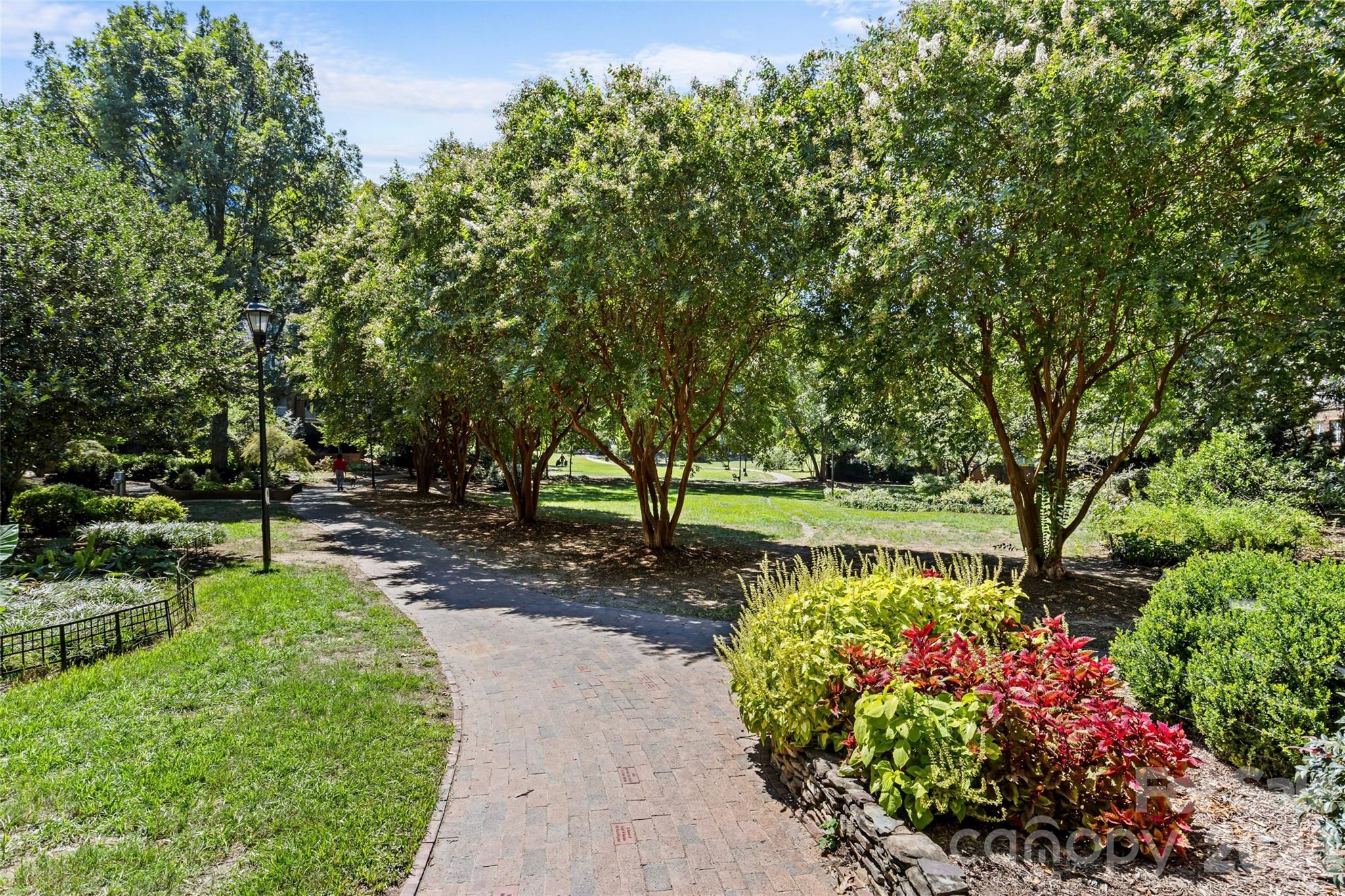 413 W 8th Street Unit: N