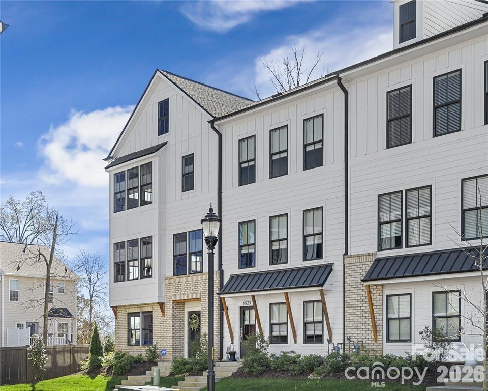 11921 Fiddlers Roof Lane