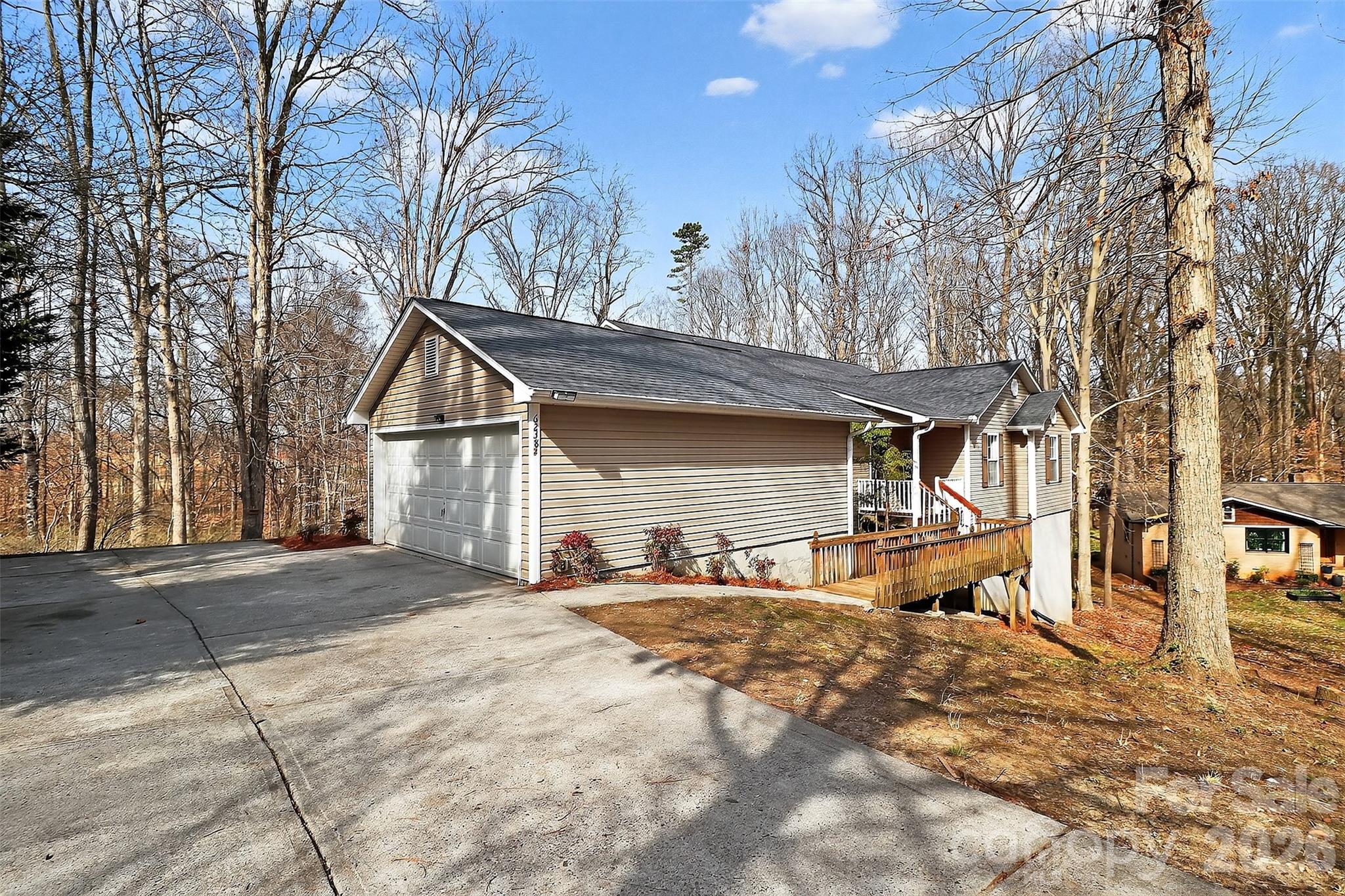 6238 King George Drive