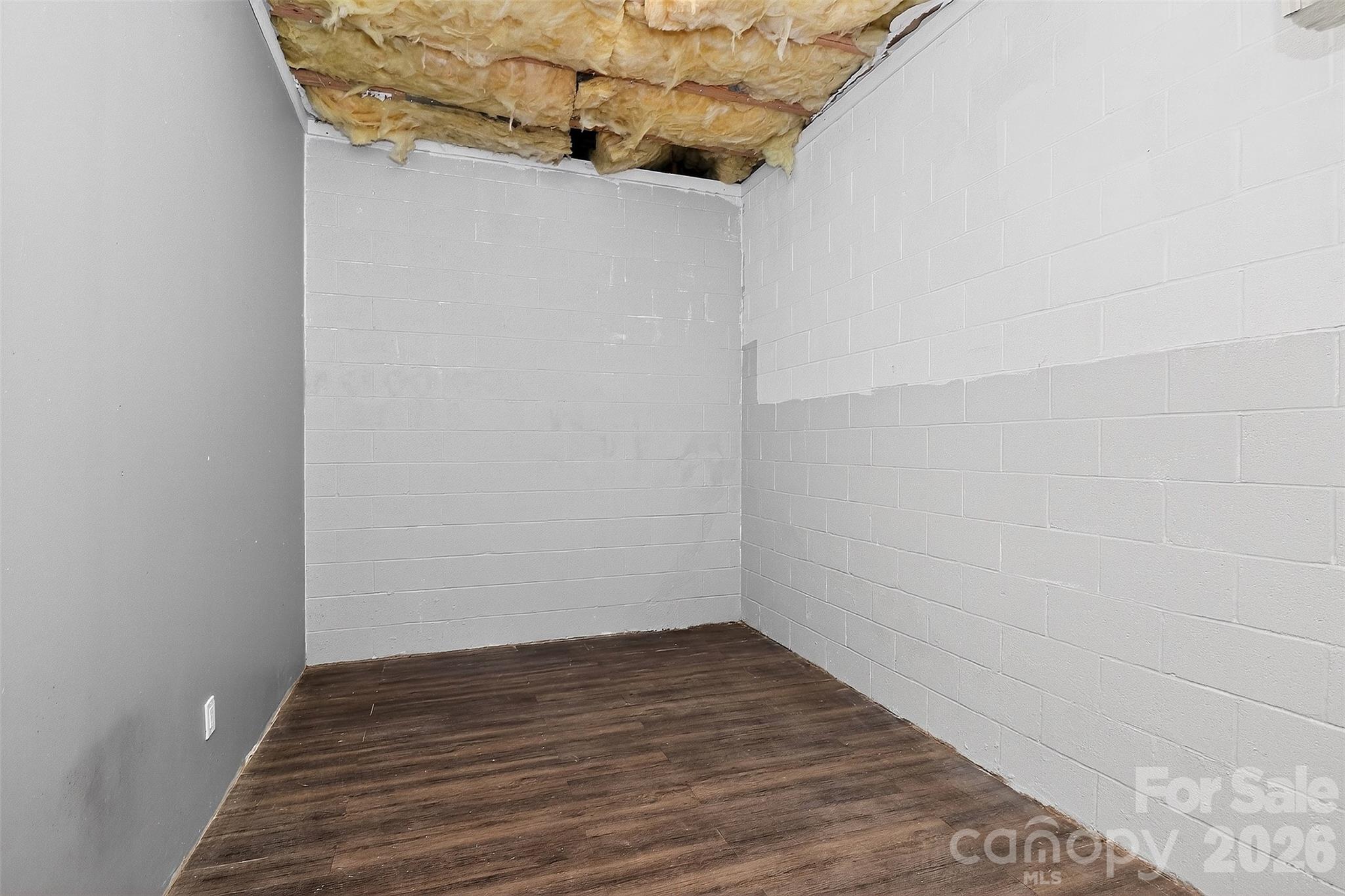 6238 King George Drive