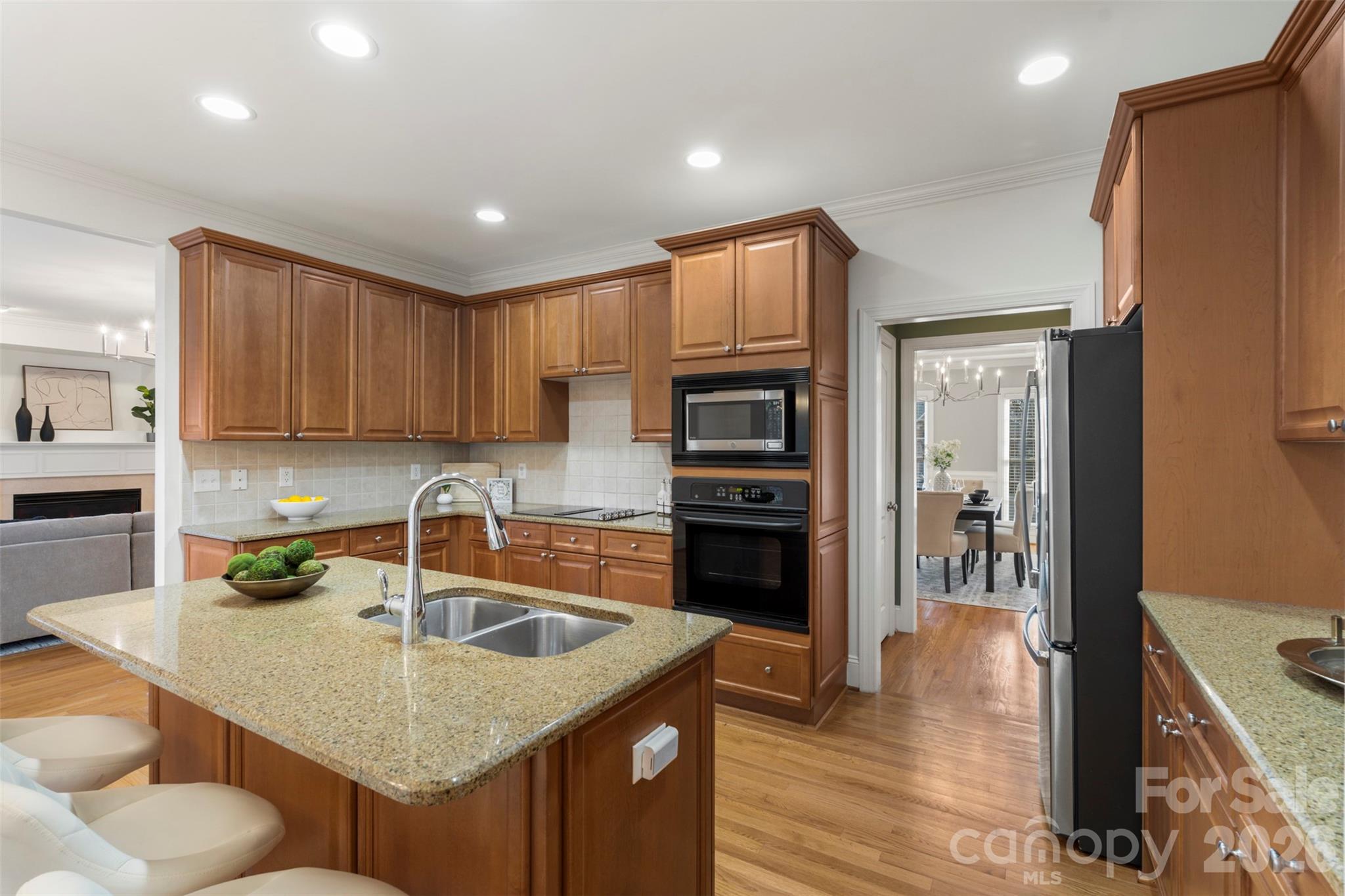 6817 Thornton Oaks Court