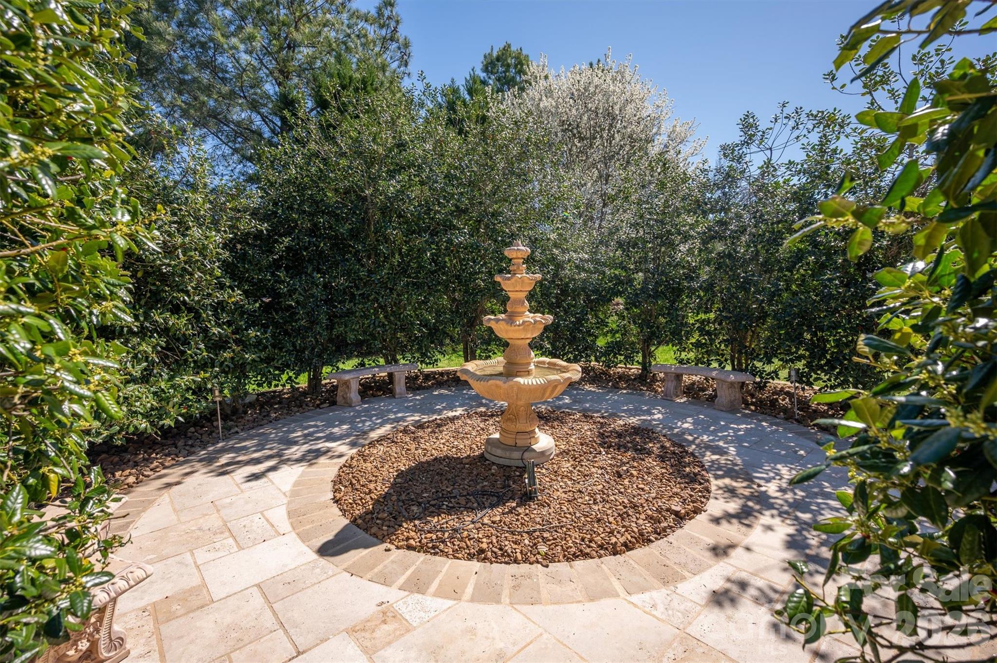 845 Wandering Way Drive