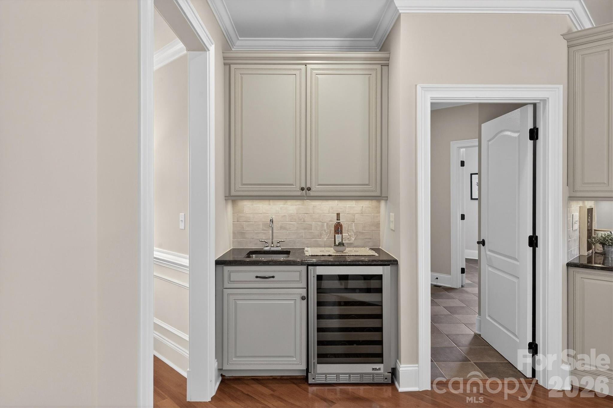 845 Wandering Way Drive