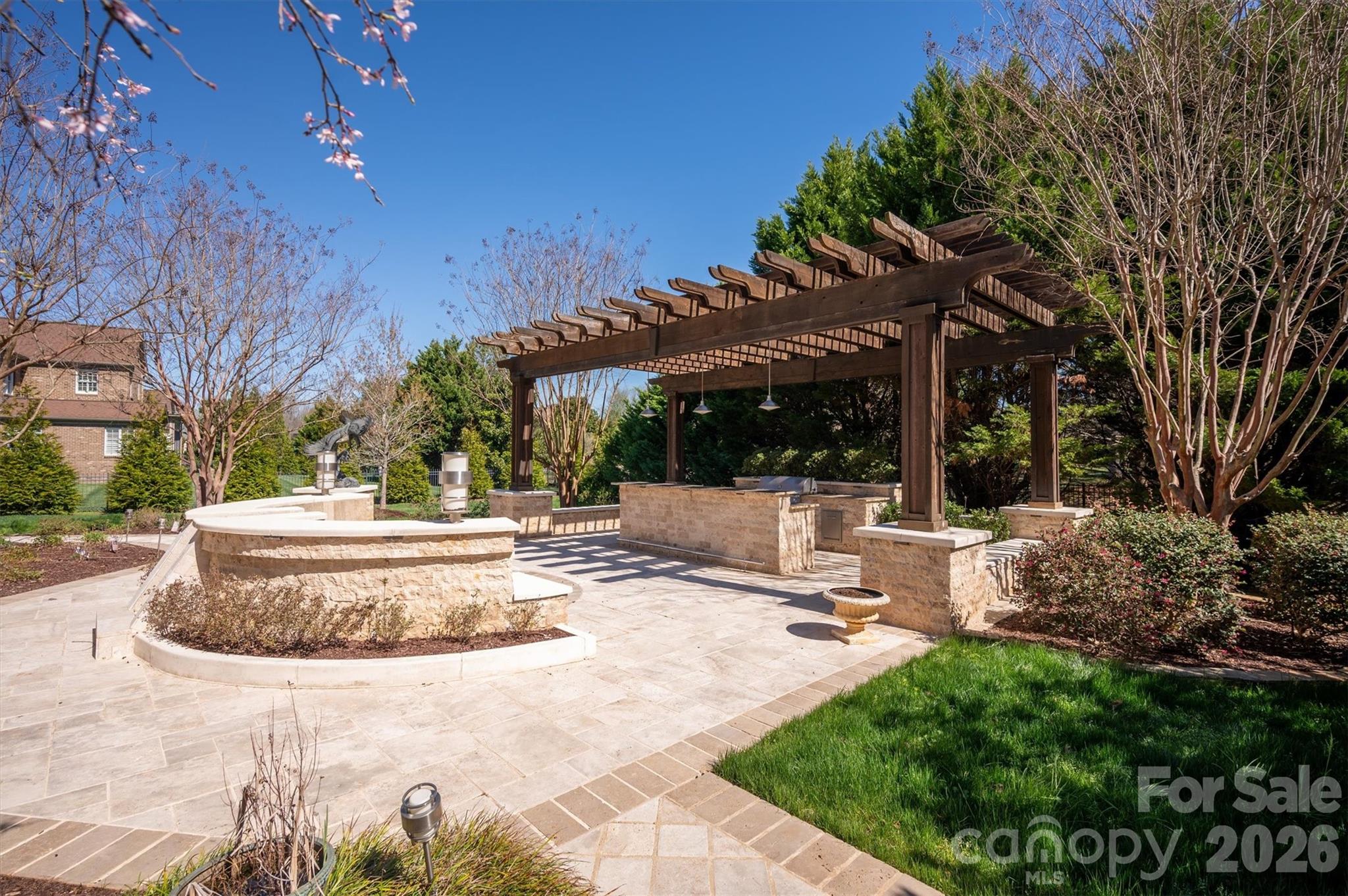 845 Wandering Way Drive