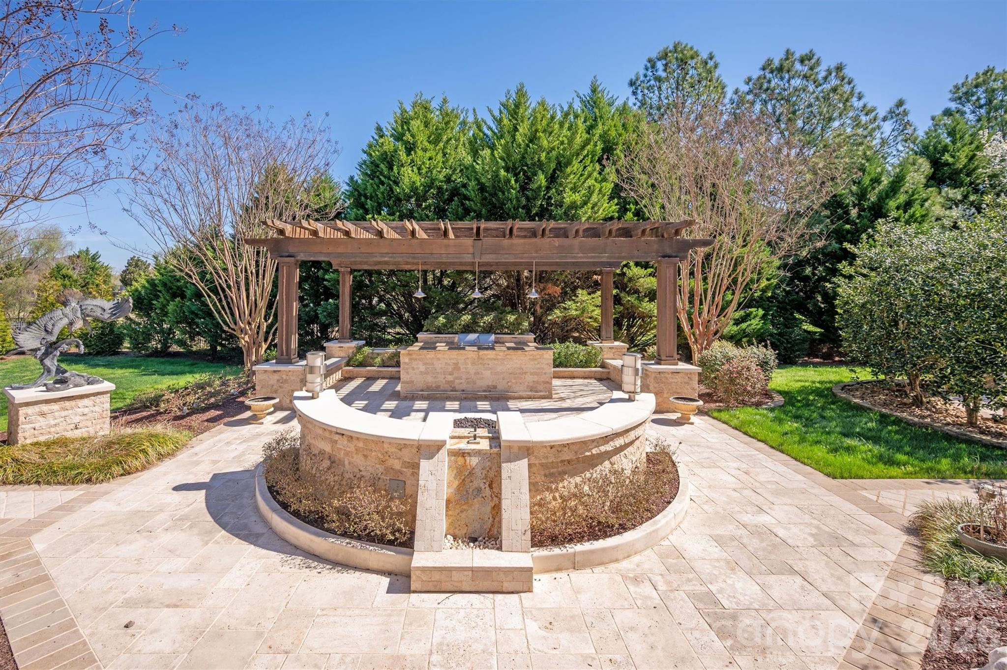 845 Wandering Way Drive