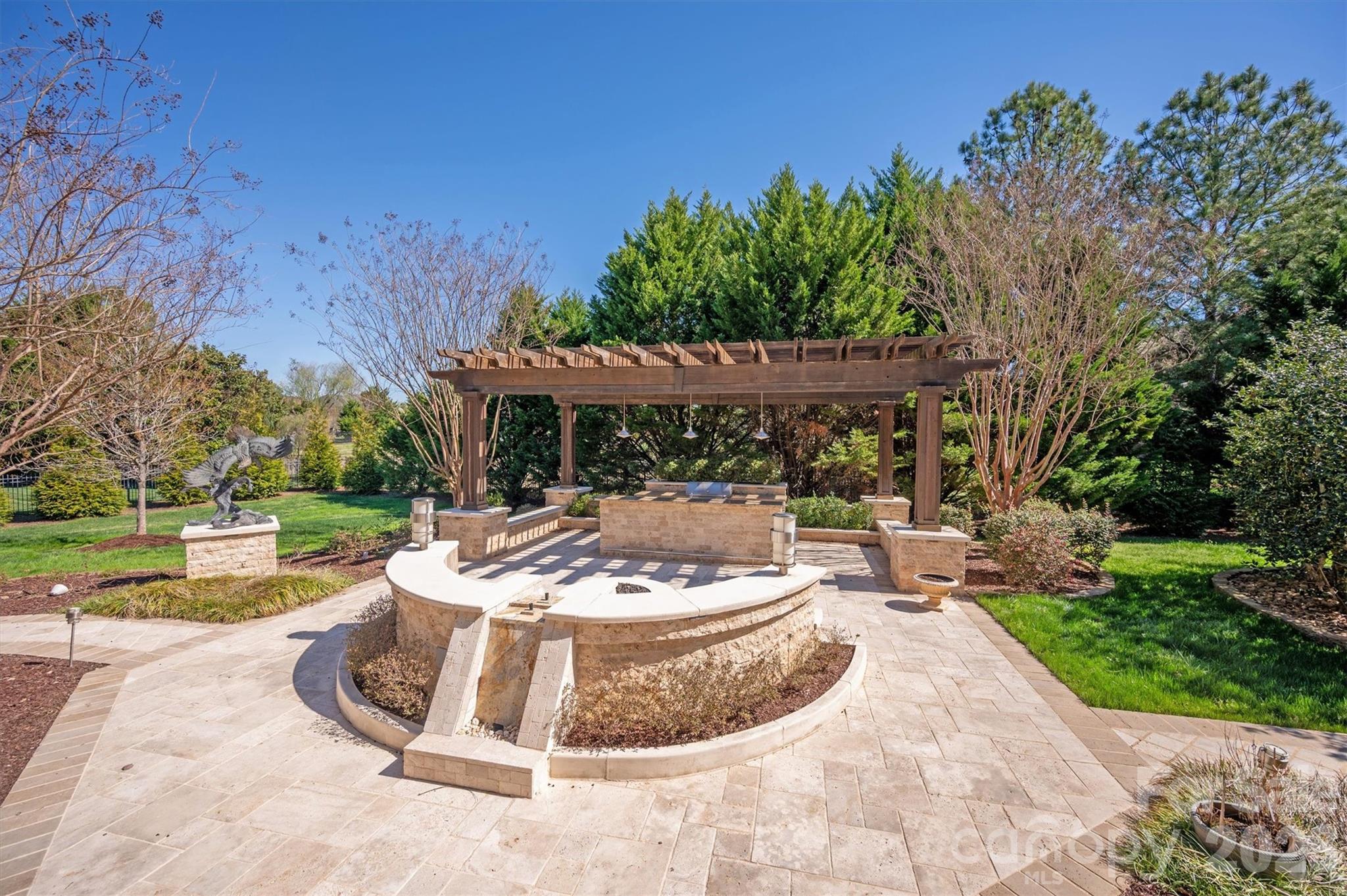 845 Wandering Way Drive