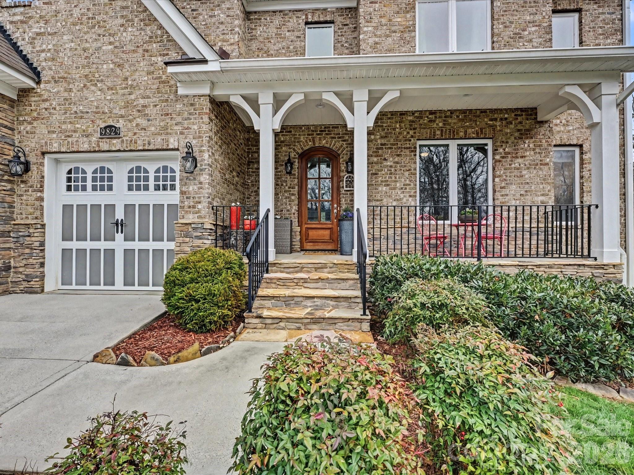 9829 Genevieve Court