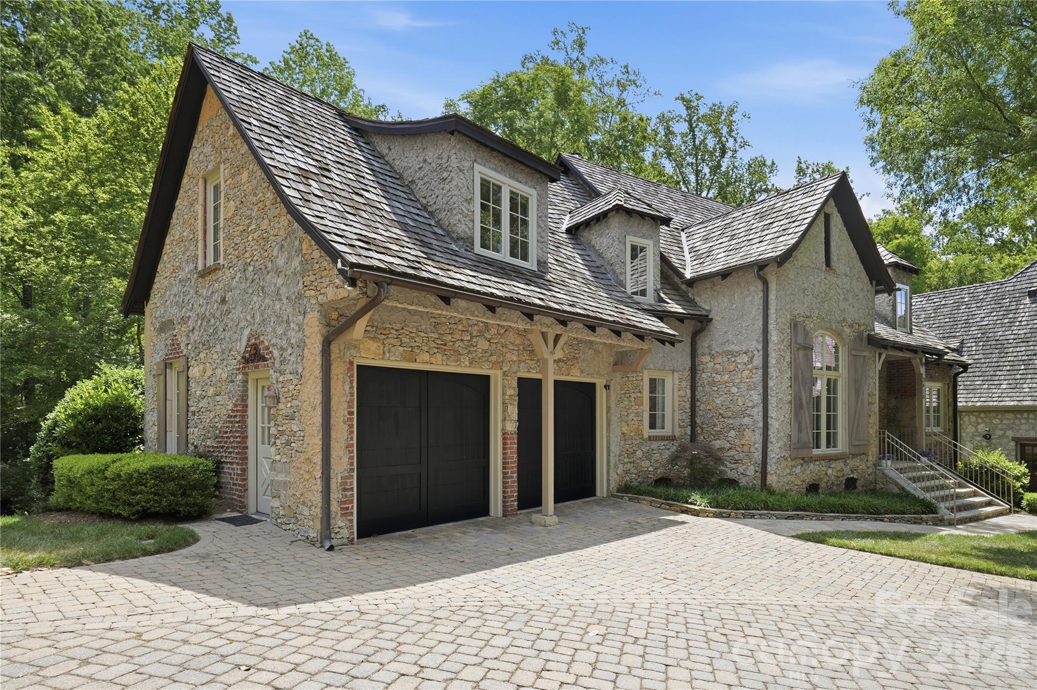 2418 La Maison Drive