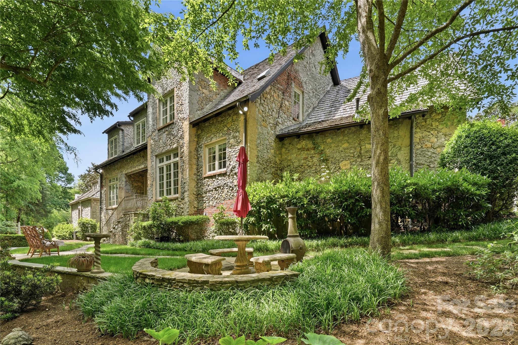 2418 La Maison Drive