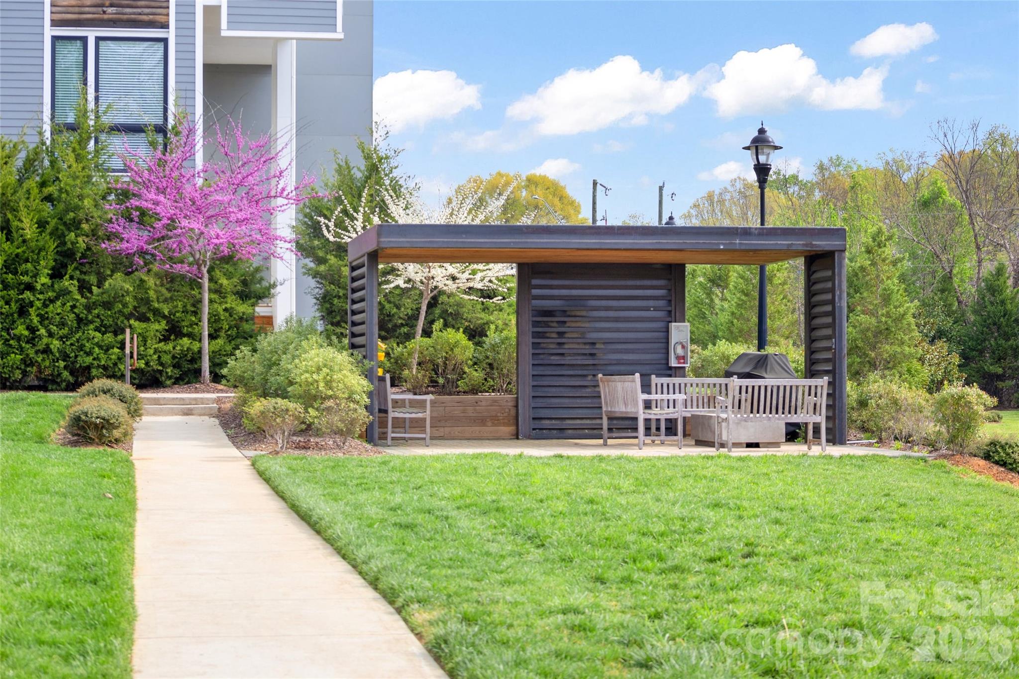 2649 Chesterfield Avenue