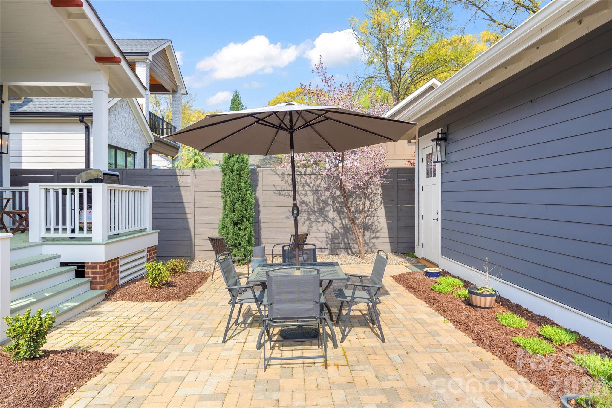 2649 Chesterfield Avenue