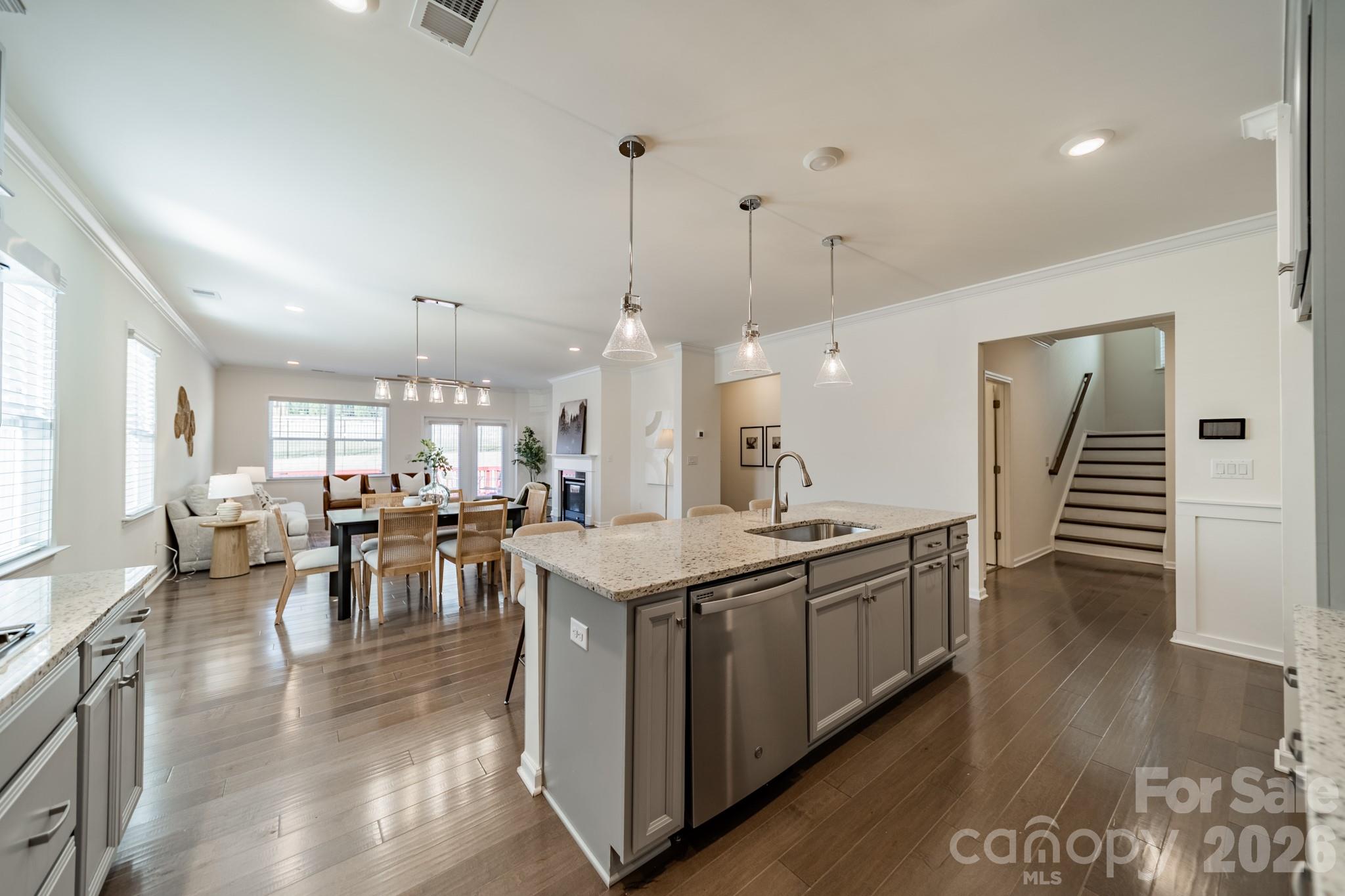 1032 Argentium Way