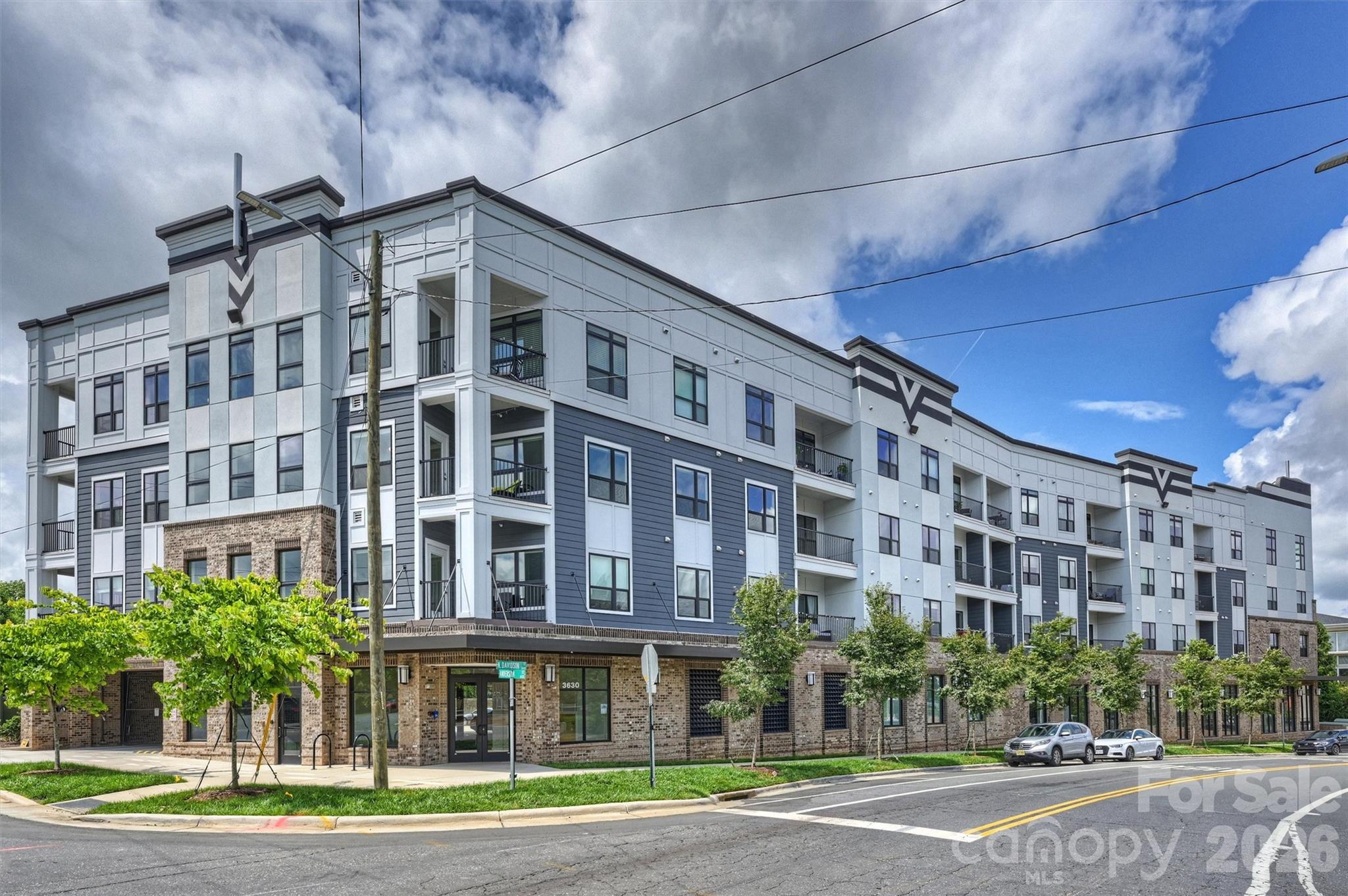 3630 N Davidson Street Unit: 2201