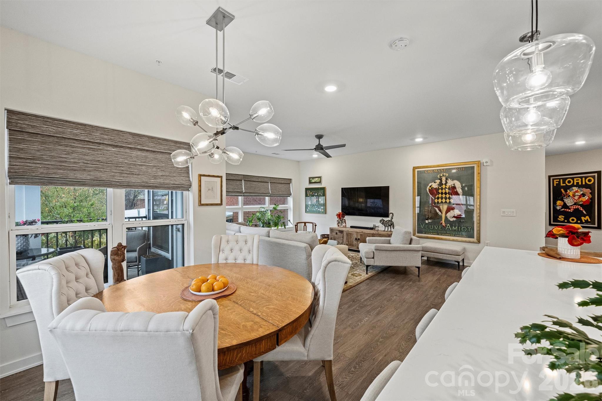 3630 N Davidson Street Unit: 2201