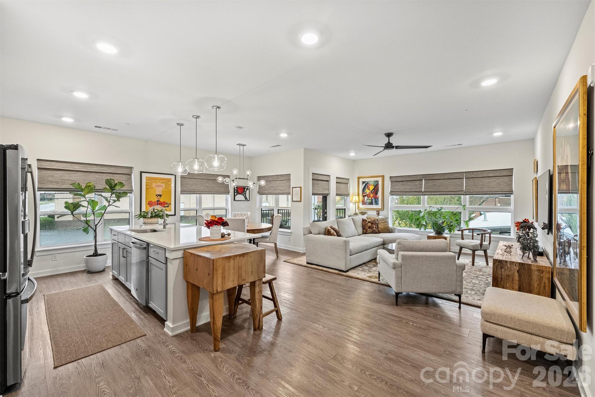 3630 N Davidson Street Unit: 2201