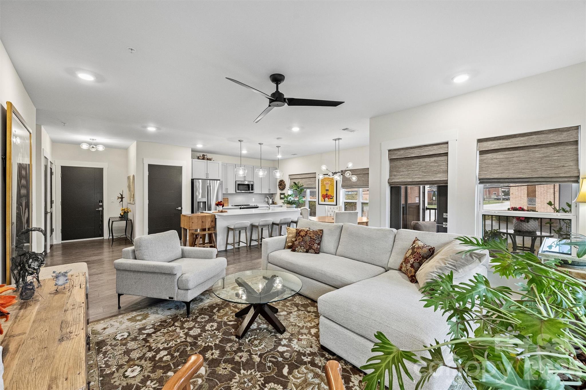 3630 N Davidson Street Unit: 2201