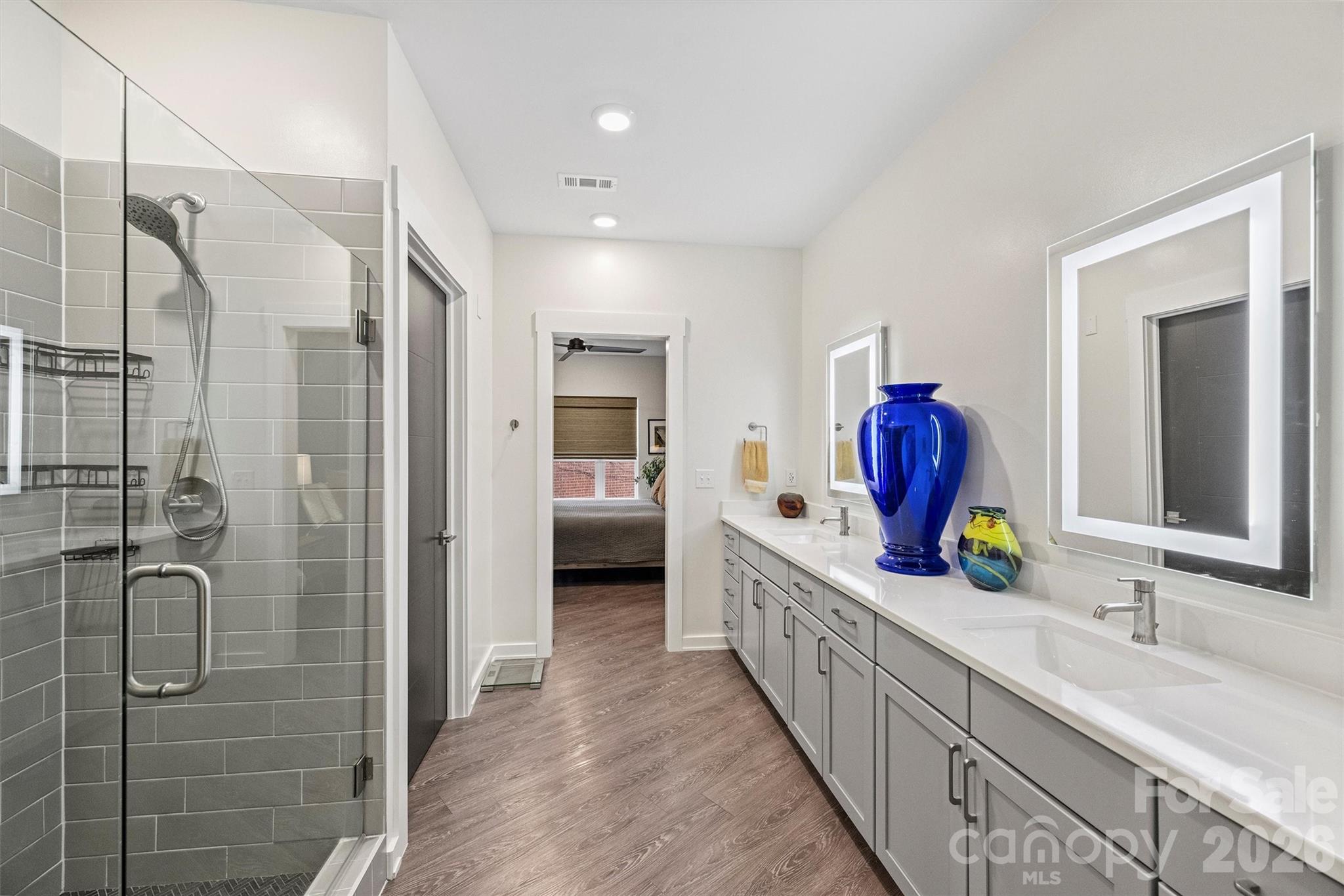 3630 N Davidson Street Unit: 2201