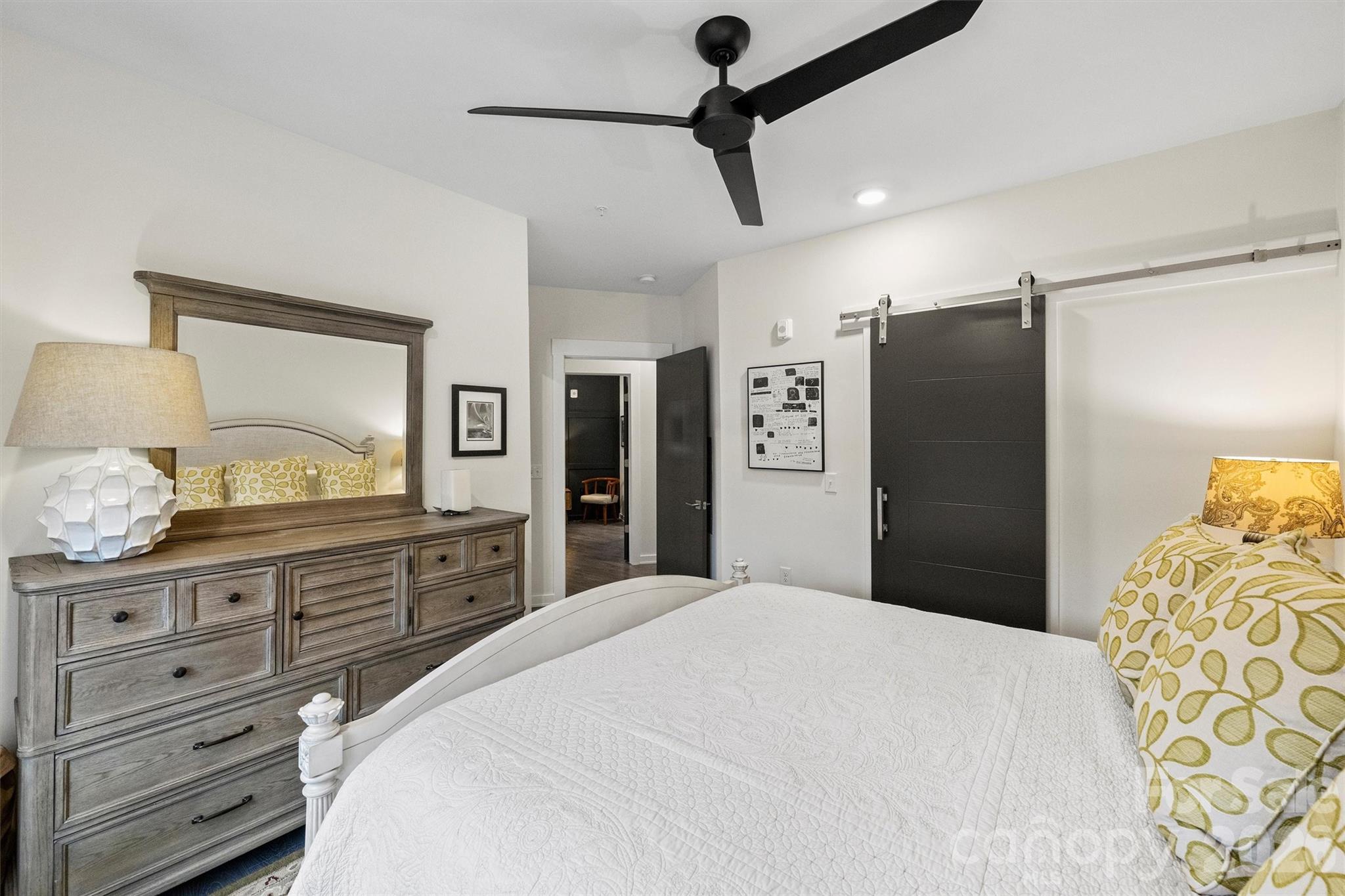 3630 N Davidson Street Unit: 2201