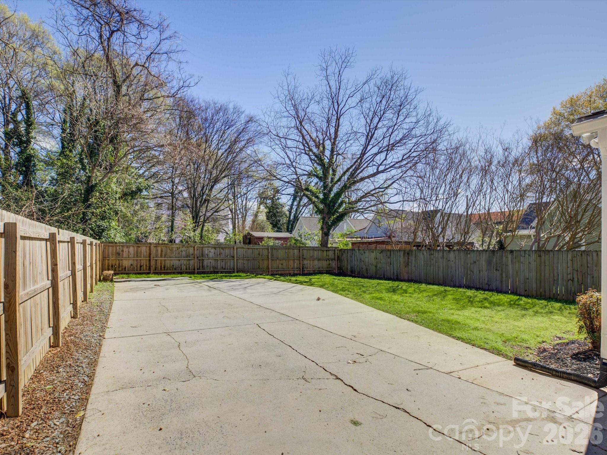 212 N Lee Street