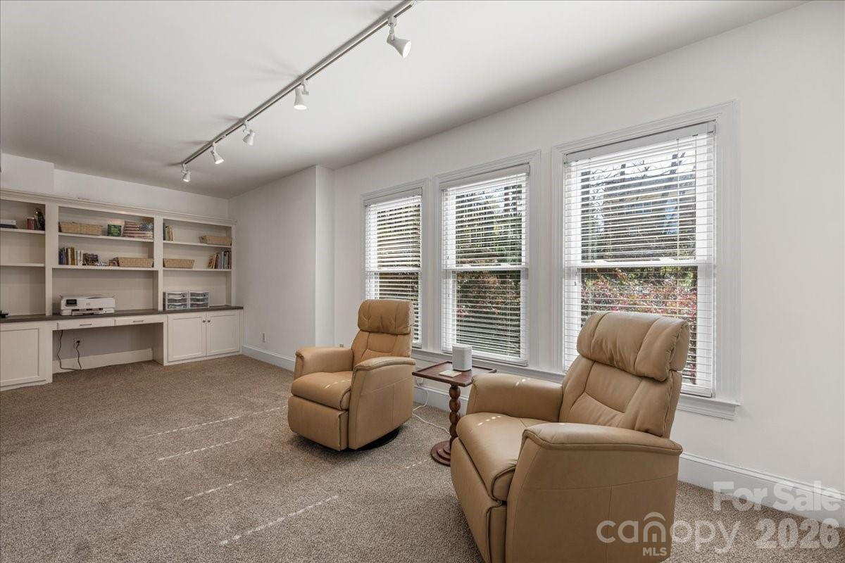 10410 Newberry Park Lane