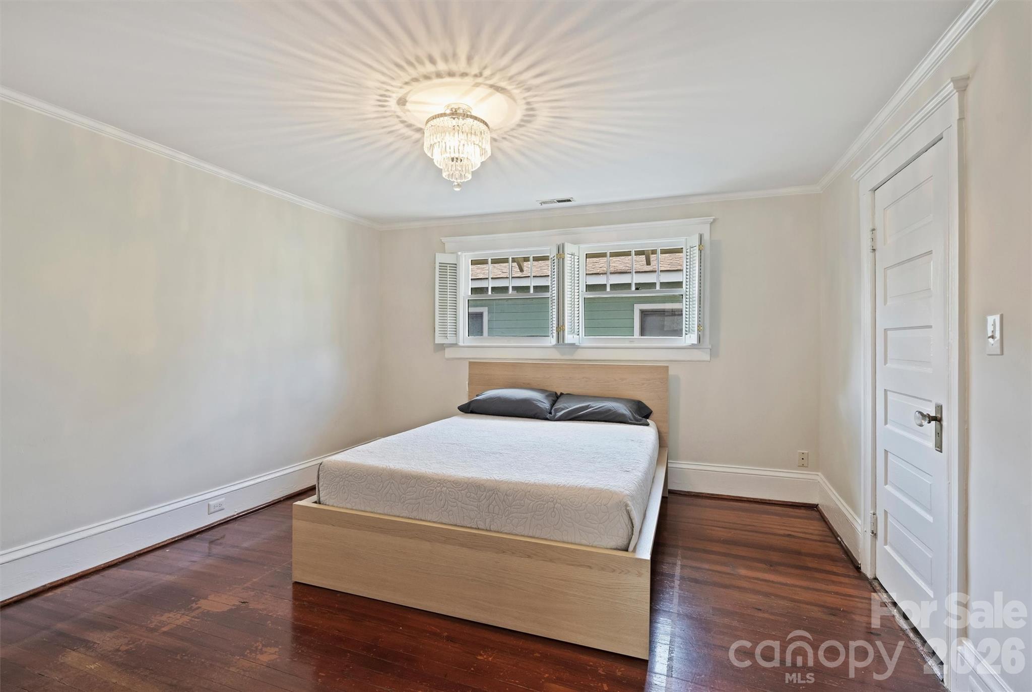 712 Sunnyside Avenue