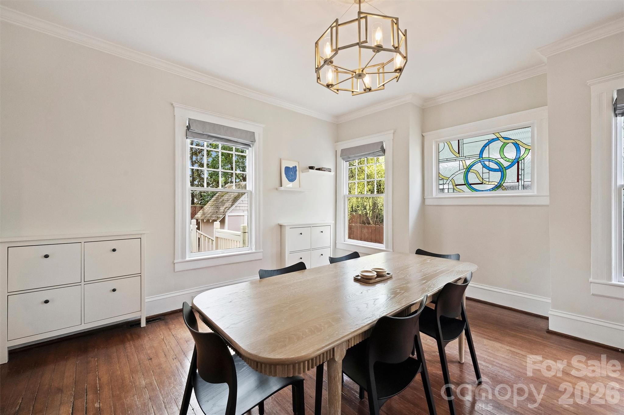 712 Sunnyside Avenue