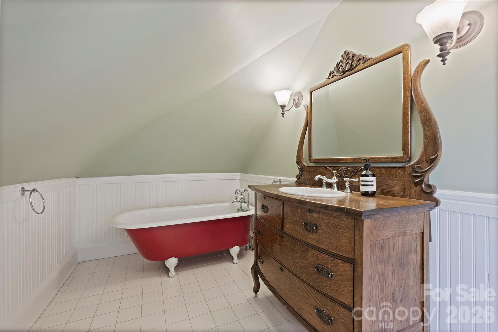 712 Sunnyside Avenue