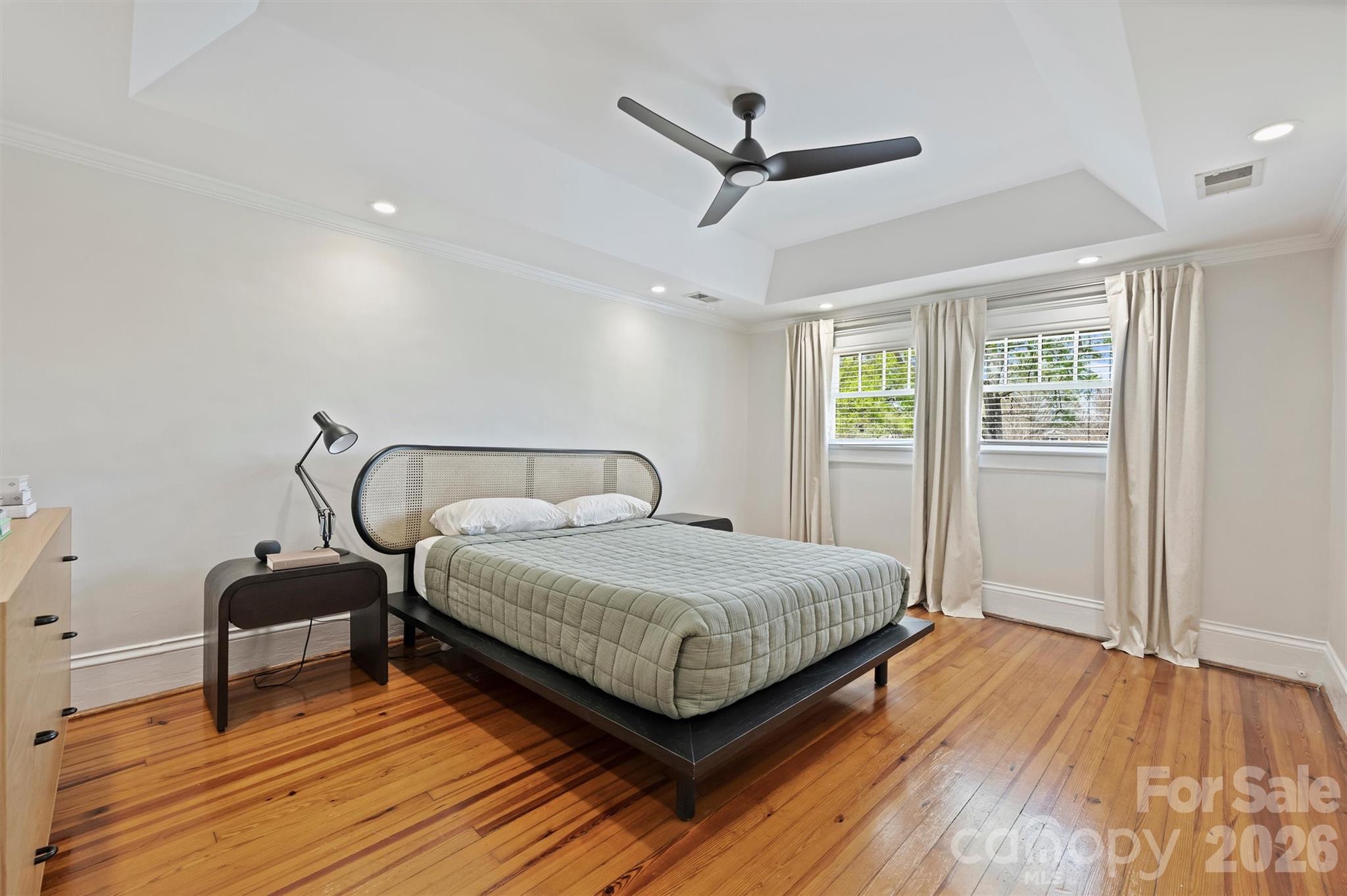 712 Sunnyside Avenue