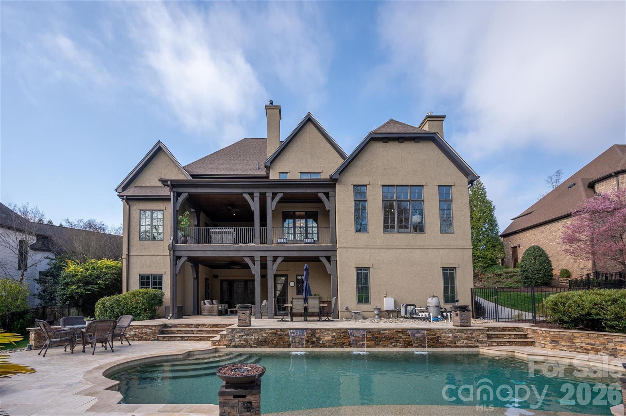 1915 Smarty Jones Drive