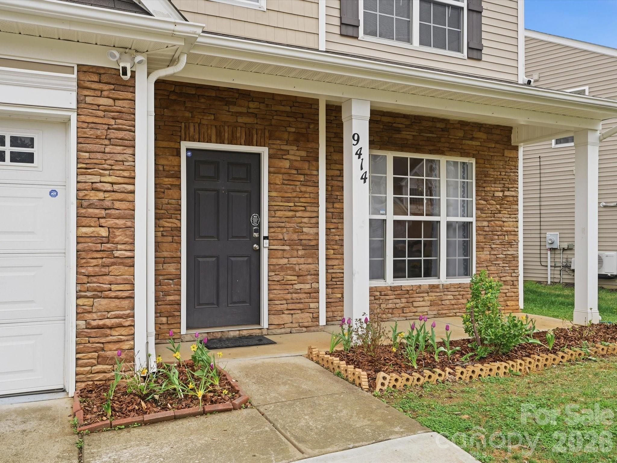 9414 Macquarie Lane