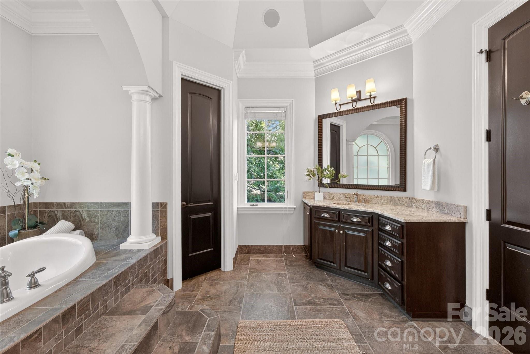 1629 Lookout Circle