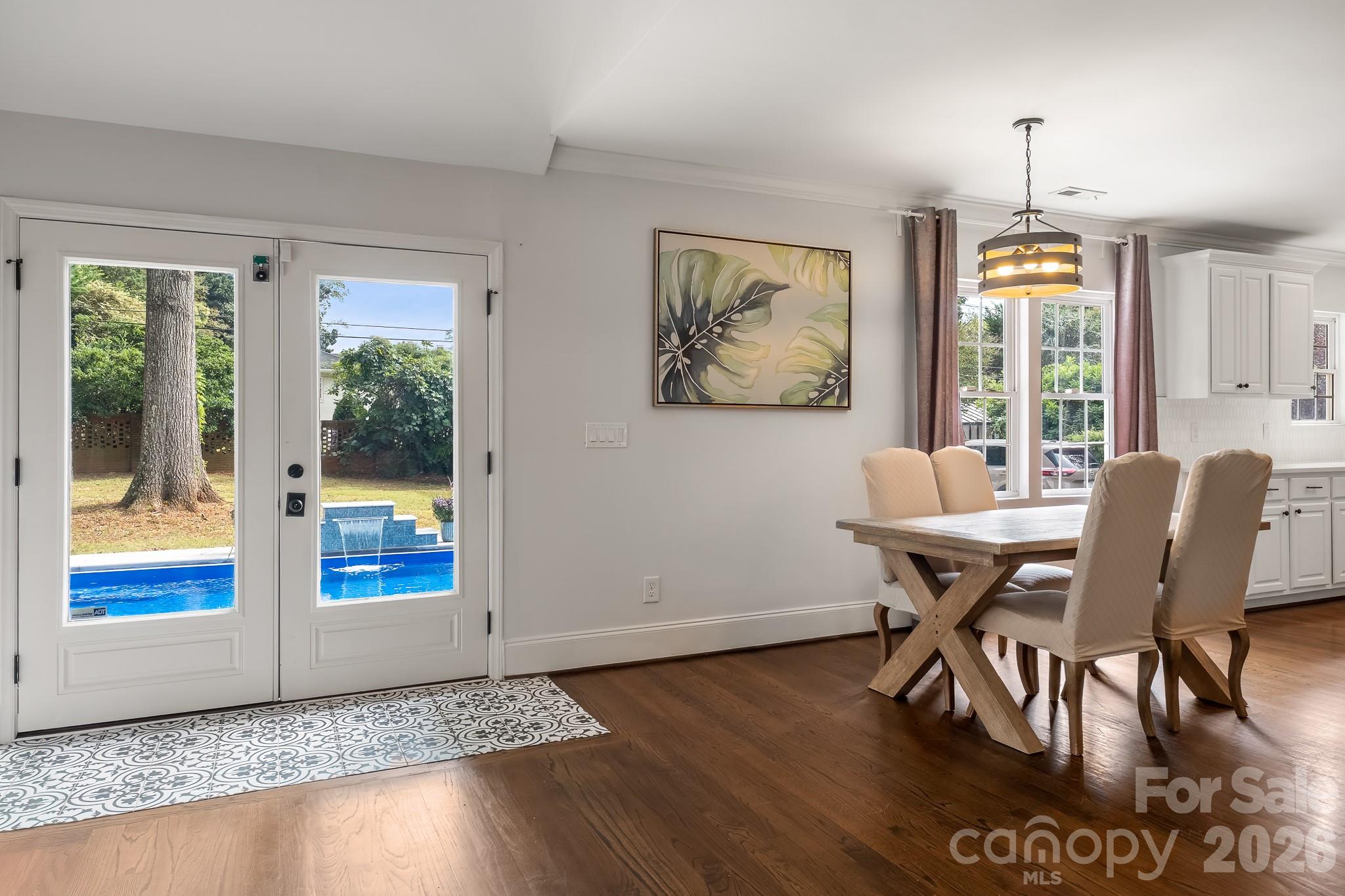 1121 S Wendover Road