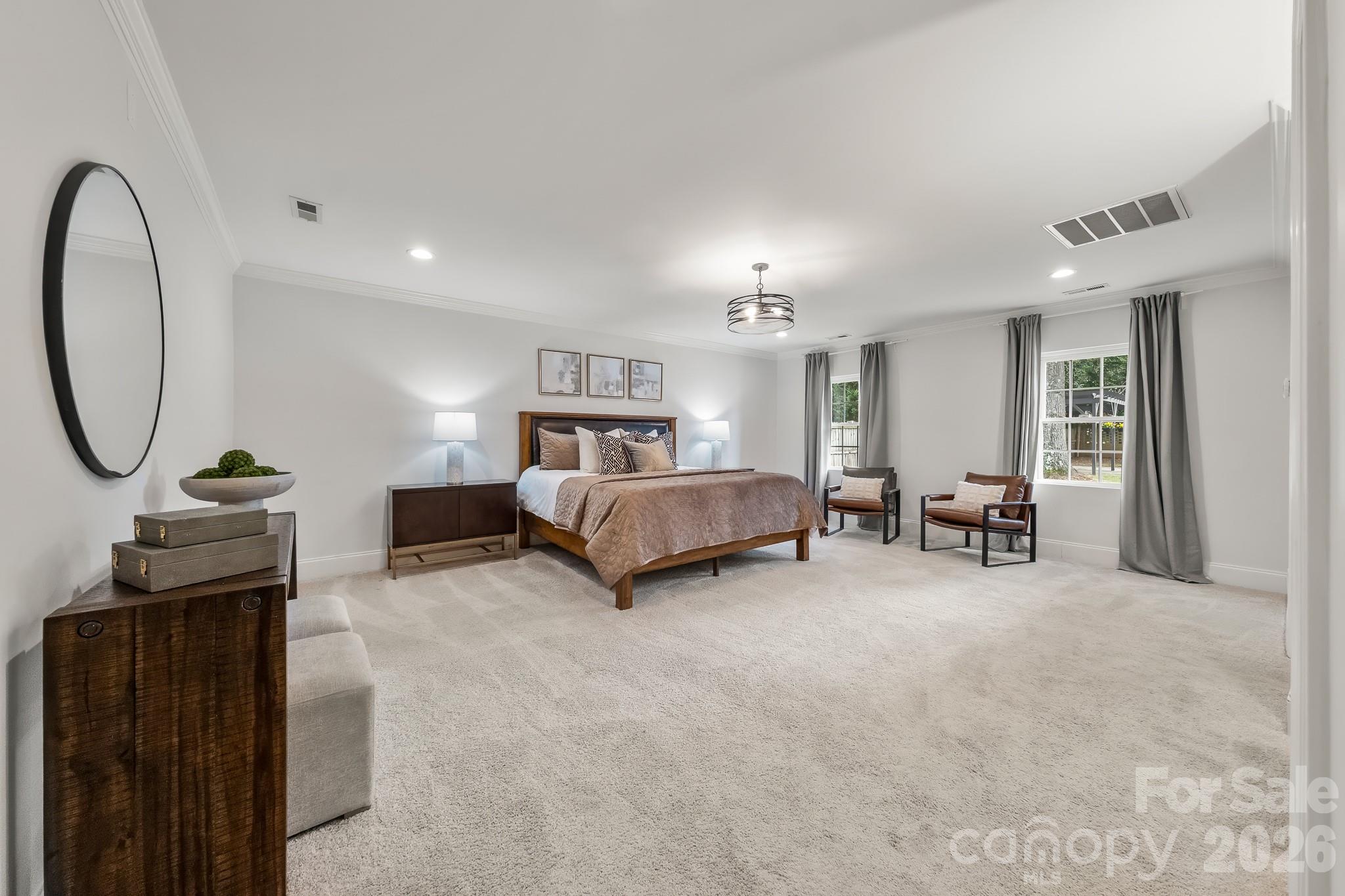 1121 S Wendover Road