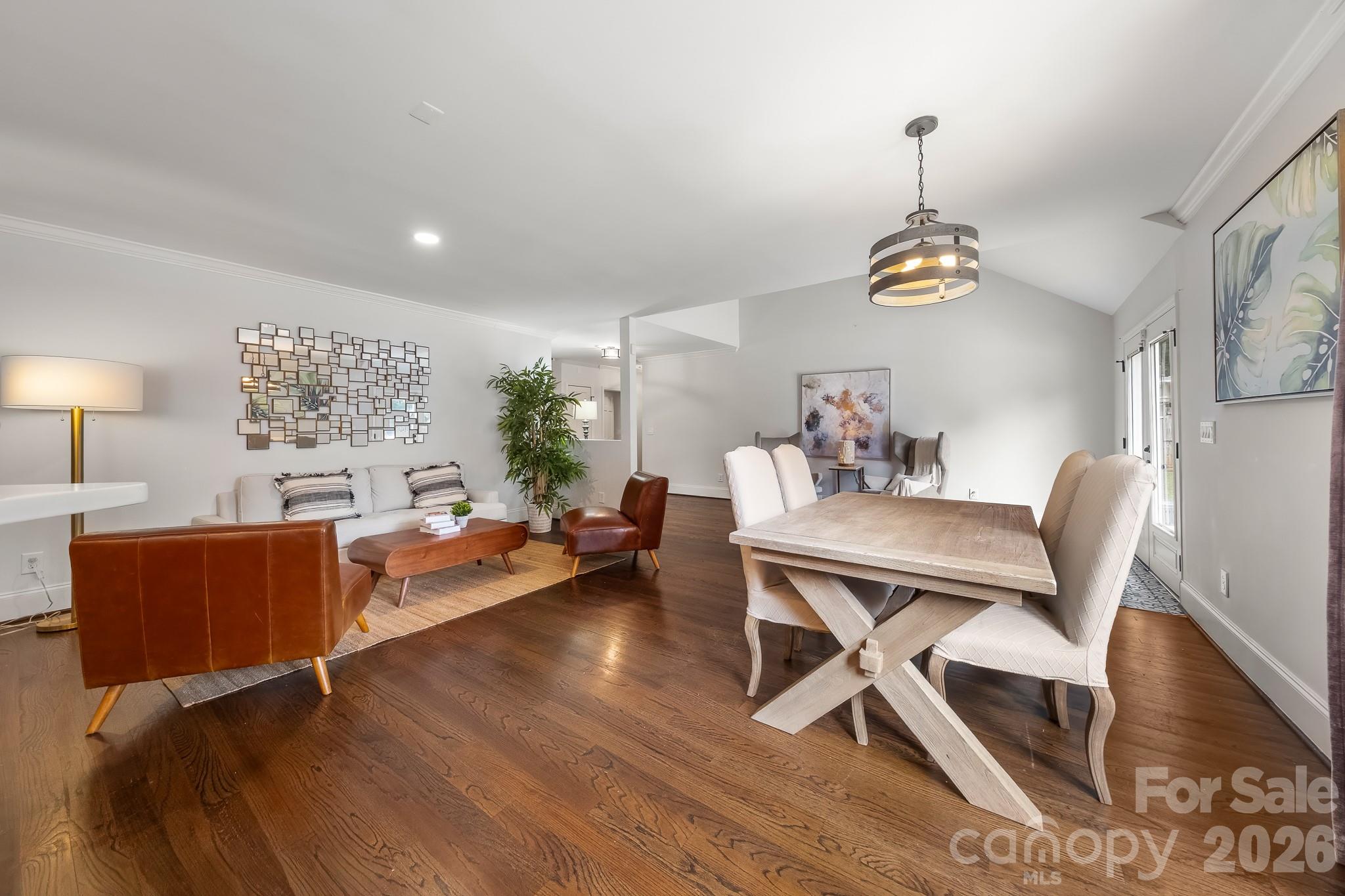 1121 S Wendover Road