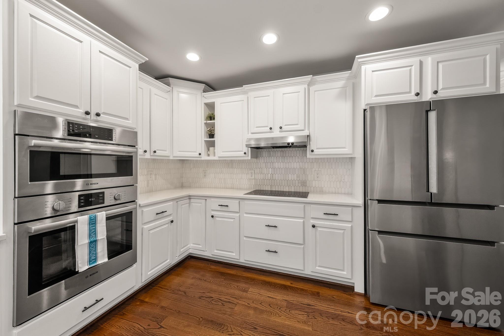 1121 S Wendover Road