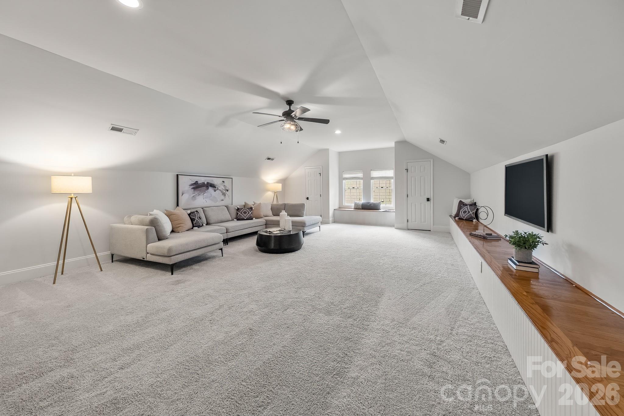 1121 S Wendover Road