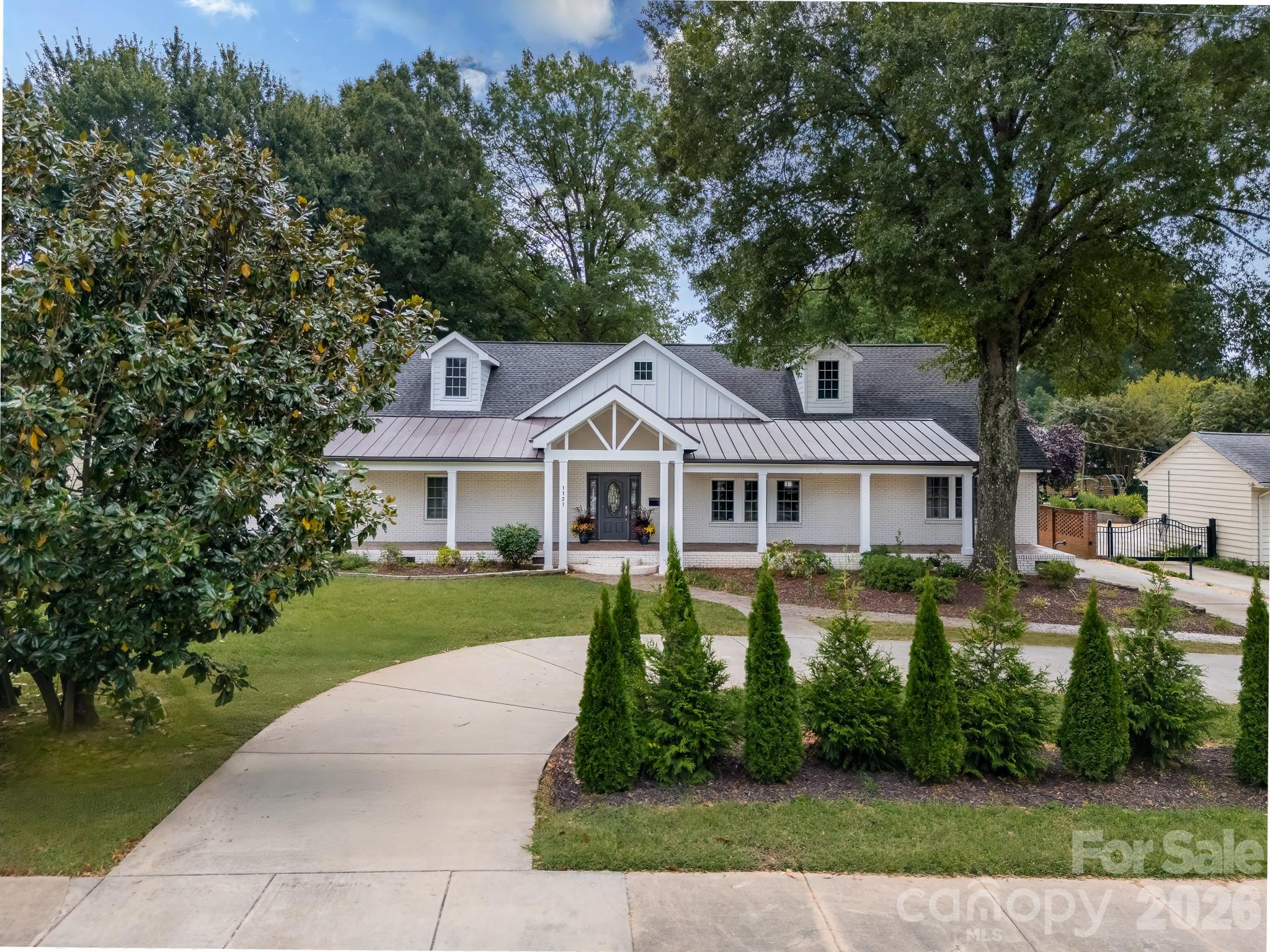 1121 S Wendover Road