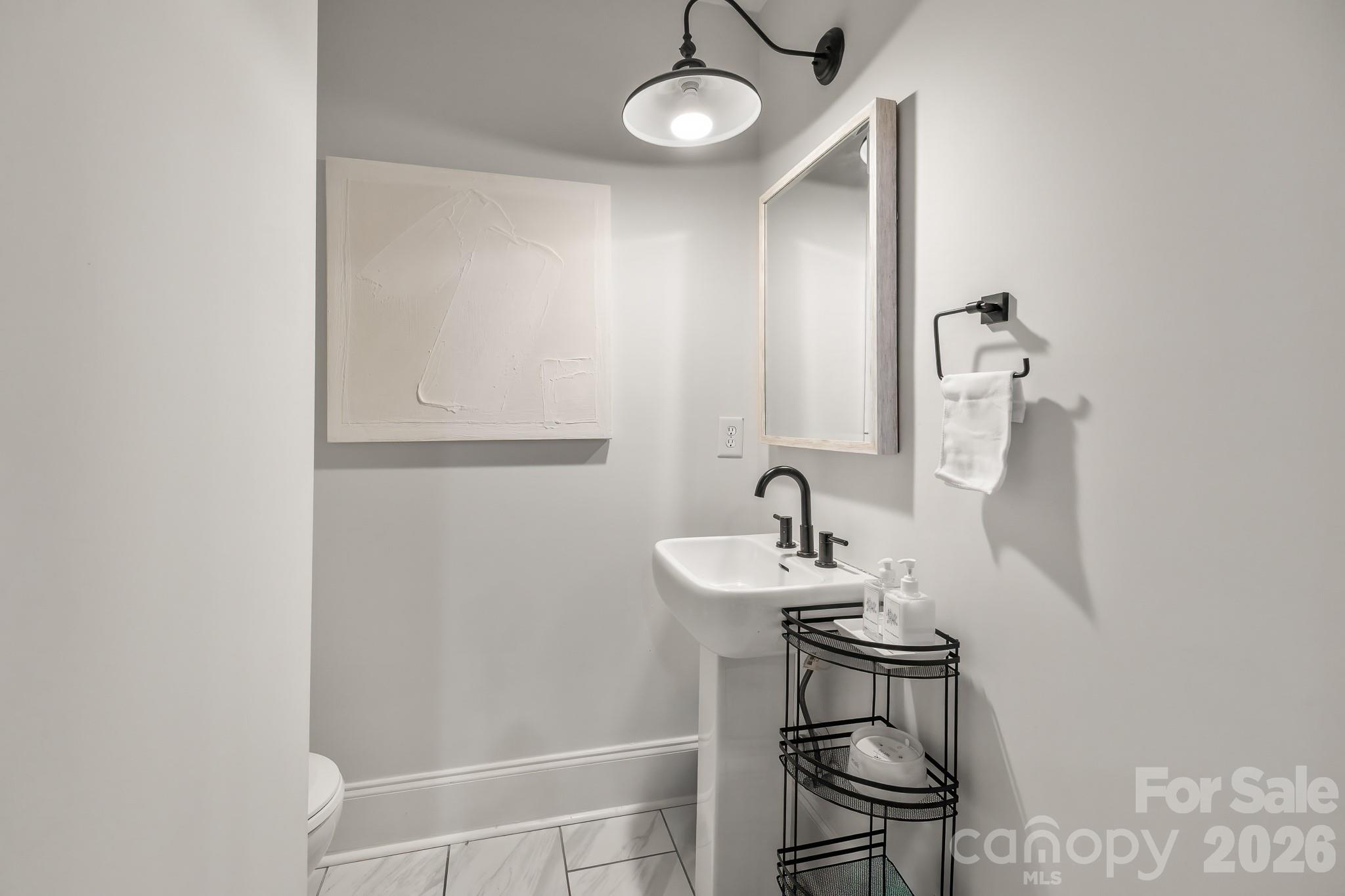 1121 S Wendover Road