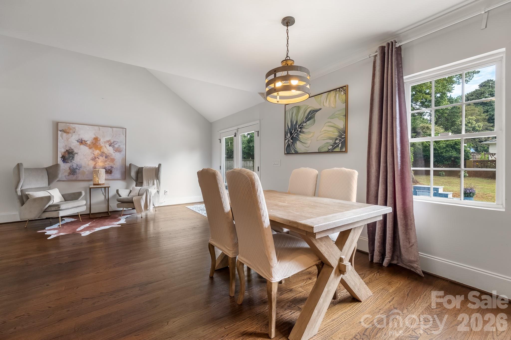 1121 S Wendover Road