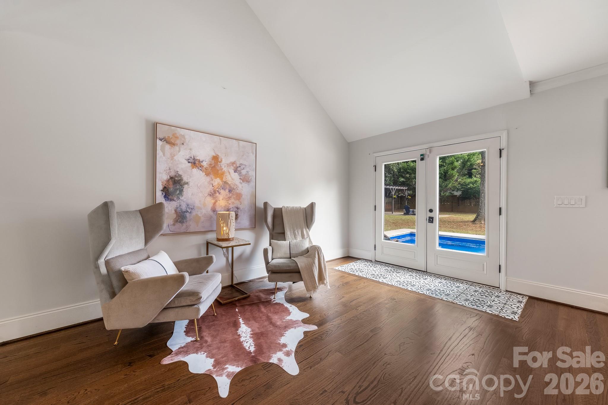 1121 S Wendover Road